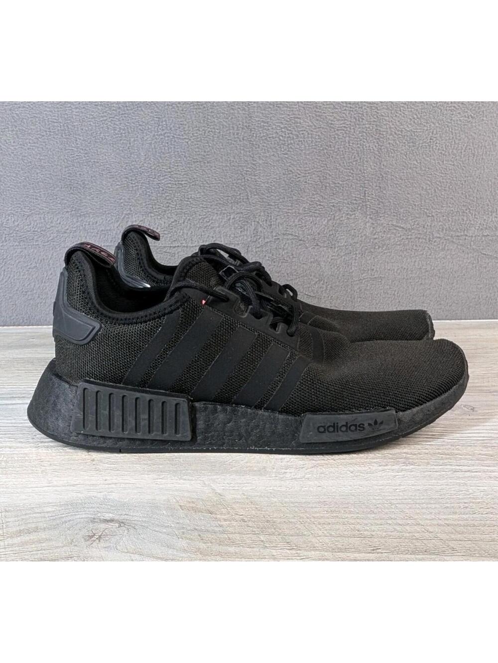 Adidas NMD R1 Mens 9 Black Pink Triple Black Boost Runner Sneakers Mesh